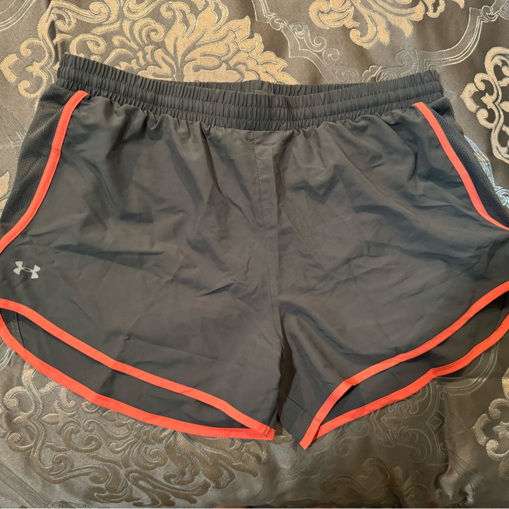 Under Armour Women’s Running Shirts L Large Gray